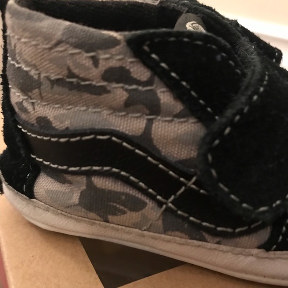 VANS Infant Reef Sharks SK8-HI Crib Shoes - Picture 5 of 8